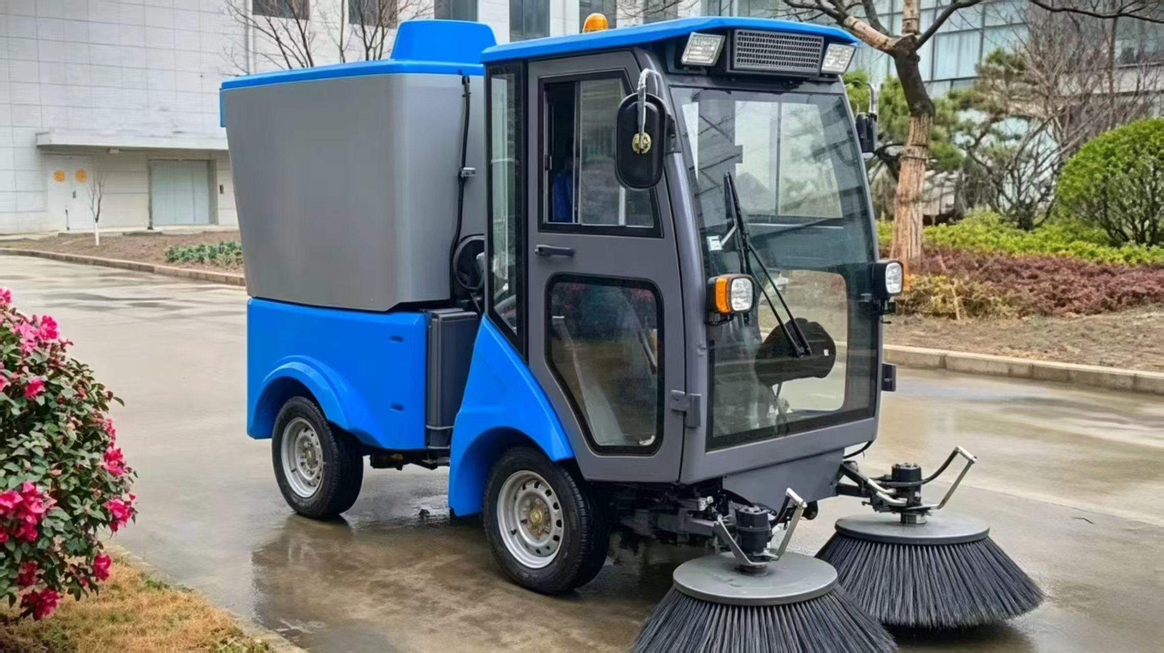 GW1900BEV铰接式电动扫地机（780L）