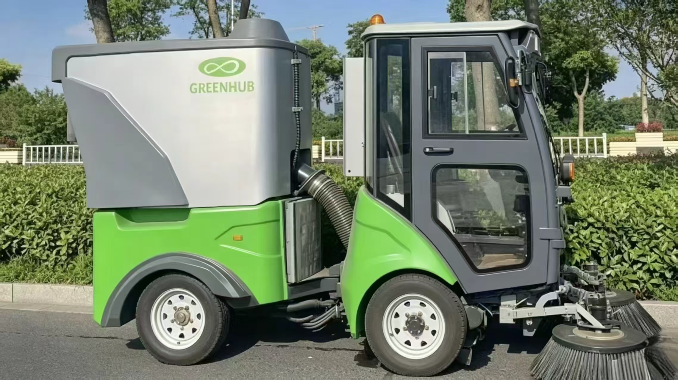 GW1900BEV铰接式电动扫地机（650L）